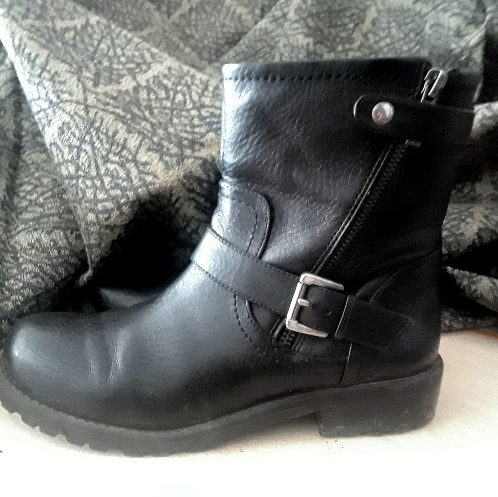 Motorcycle boots